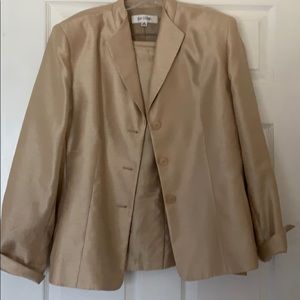 Women’s skirt suit from Suit Studio, size 18
